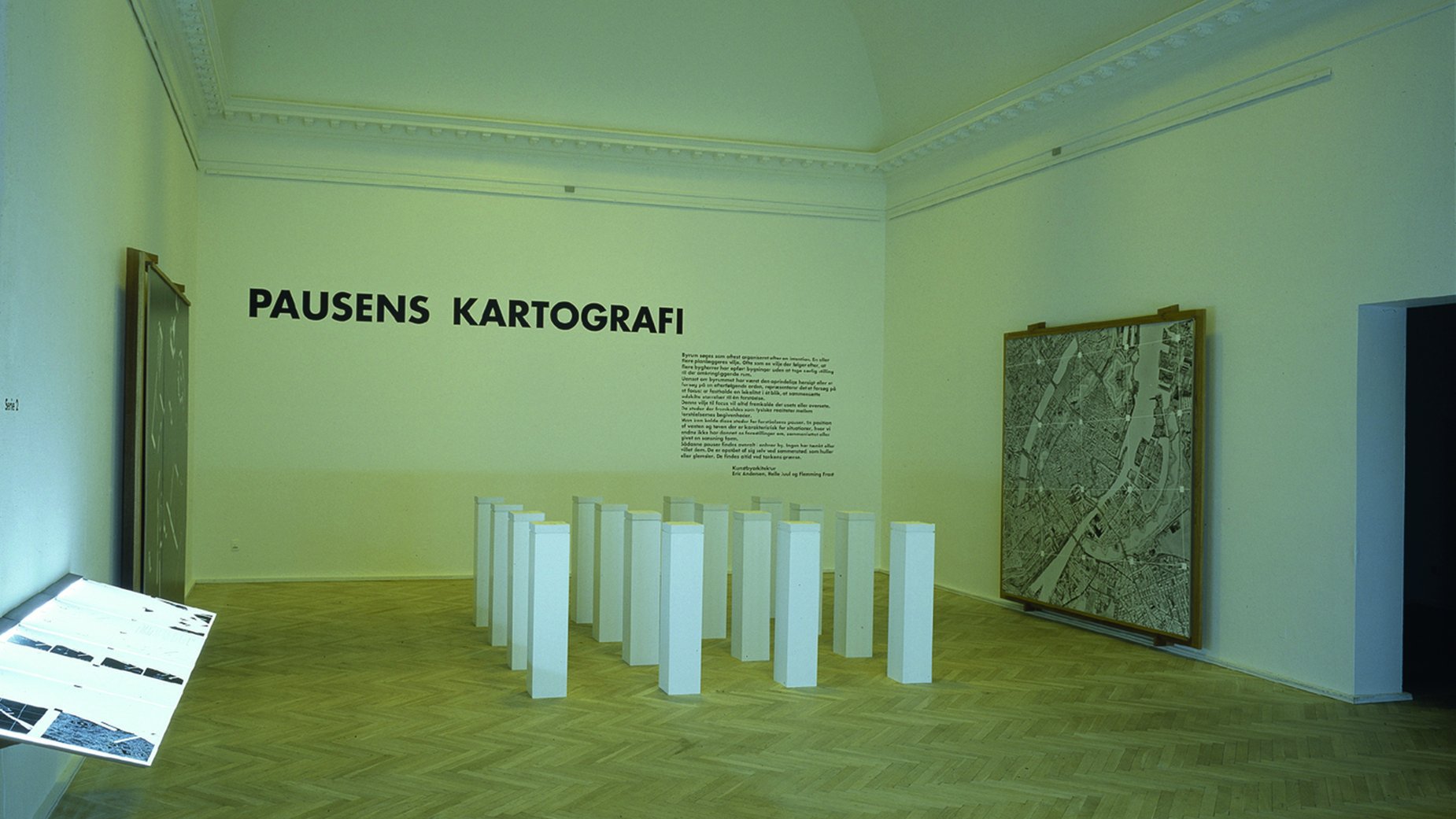 Udstilling Den oversete by Charlottenborg